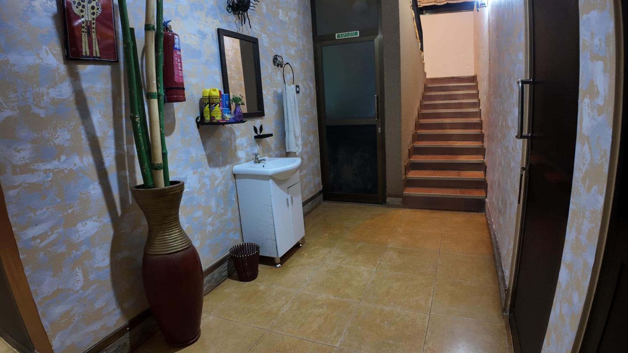Korona House Hotel Аруша Екстериор снимка